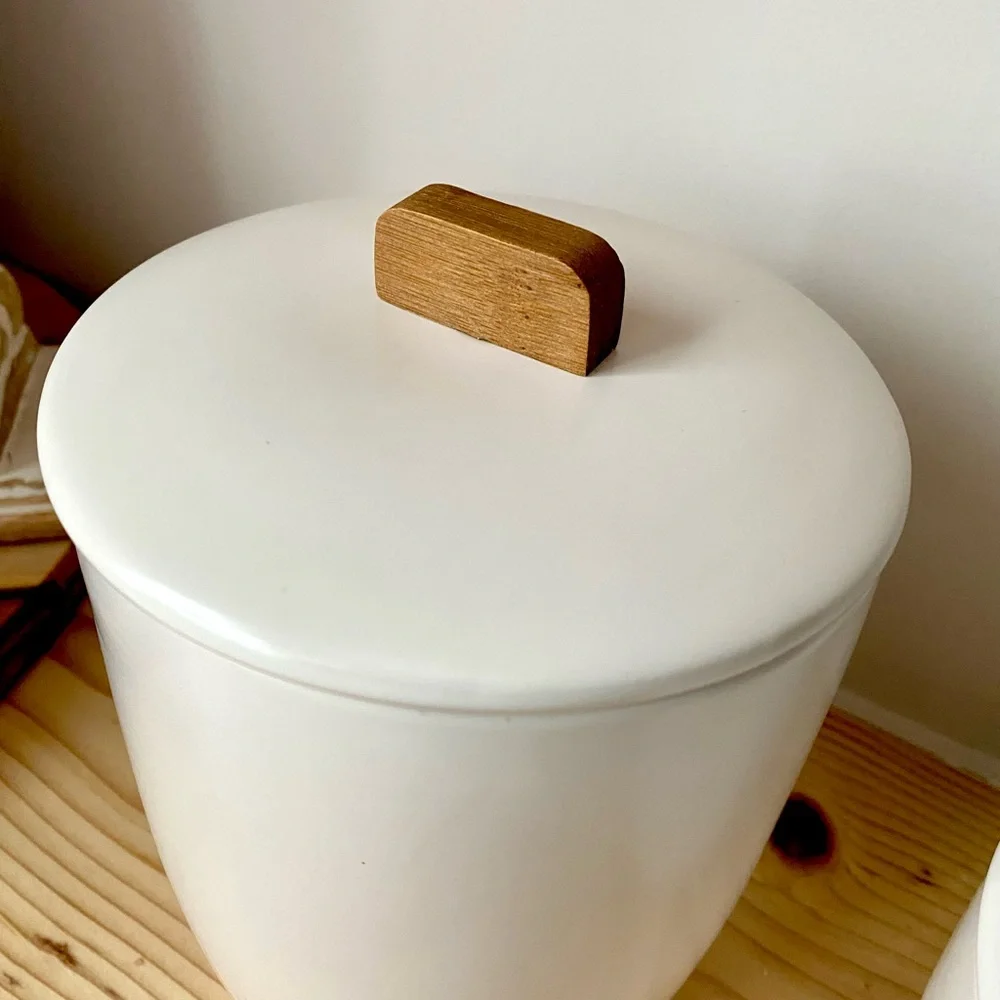 Set of 2 Small & Medium White Ceramic Canister Set with lids - Picture 3 of 6